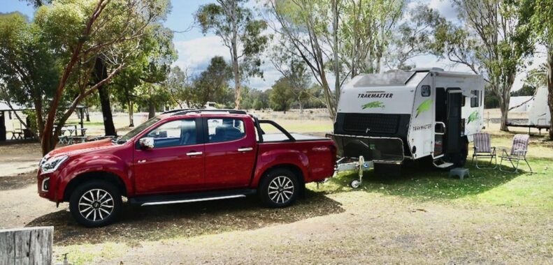 How Many Kilometers Can You Drive After Fuel Light Comes on in an Isuzu Dmax